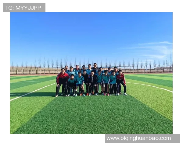 当岁月在球场奔跑传奇的面庞诉说青春与荣耀的流逝